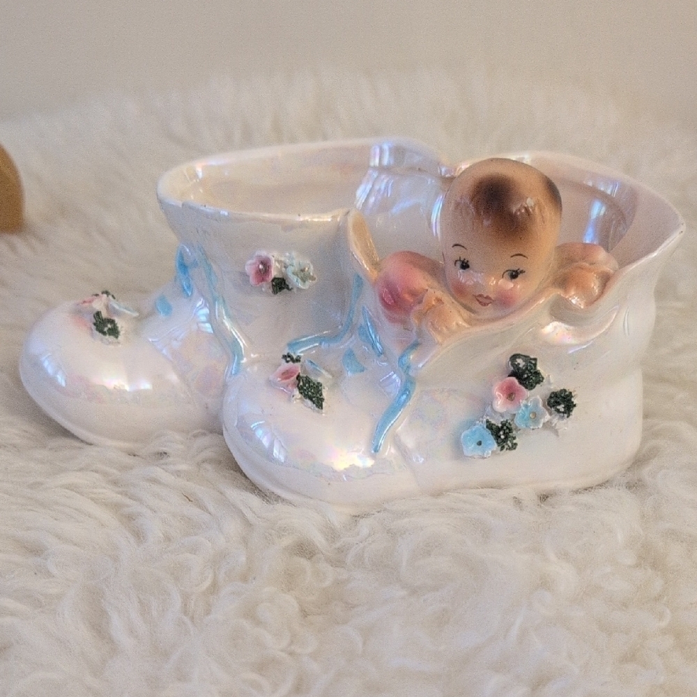 VINTAGE  E&R GOLDMAN  BABY AND BOOTS PEARLY WHITE DECO